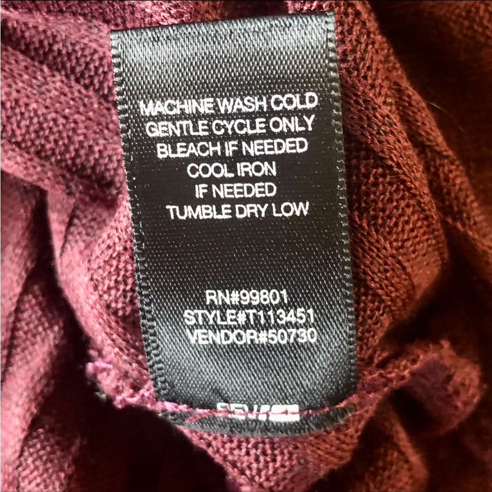 RED by BKE Buckle Maroon Ribbed Knit Sweater Size S NWT - Picture 7 of 8